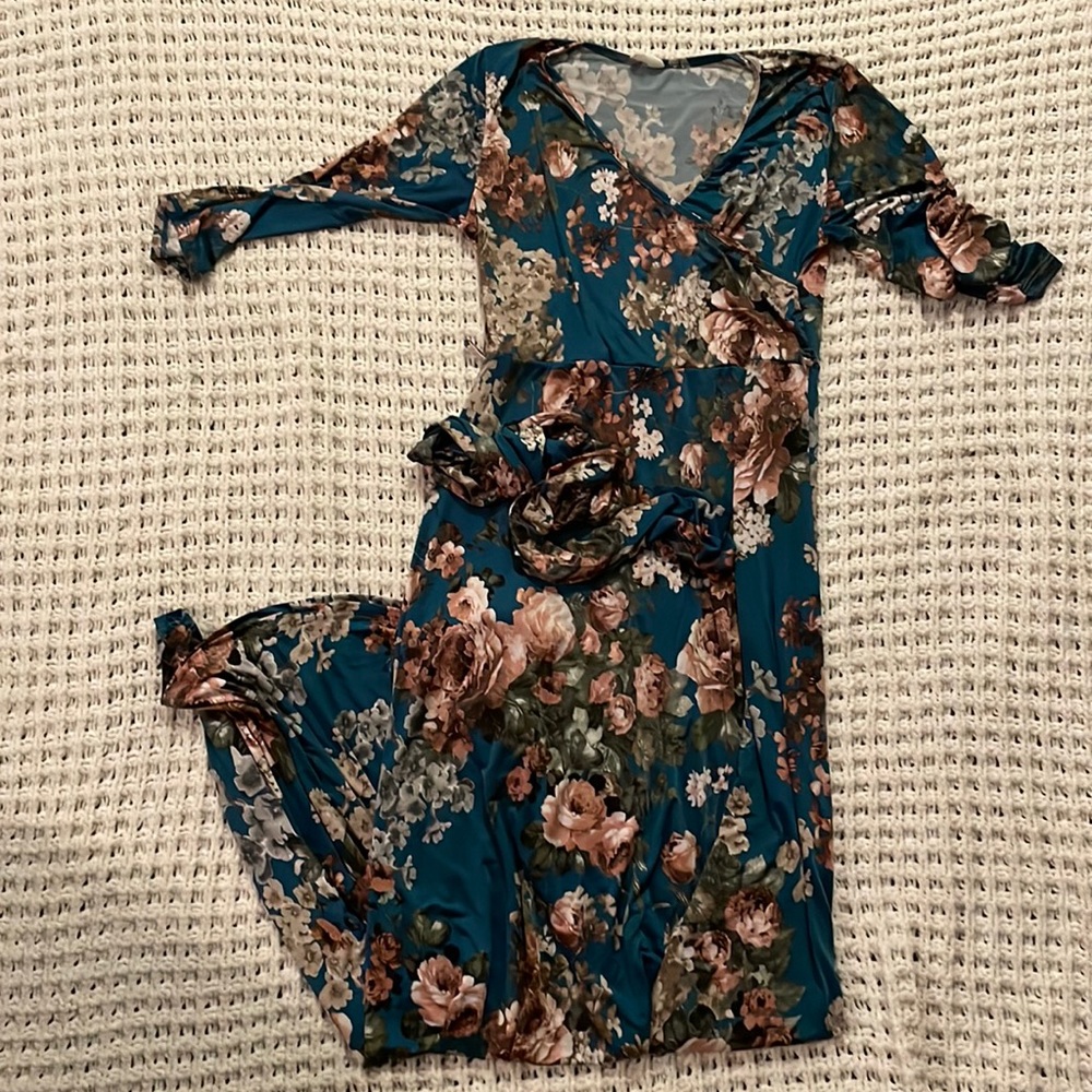 Beautiful floral maxi maternity dress - so soft!